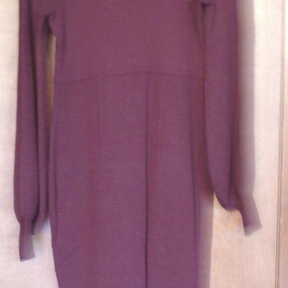 Stunning Gabrielle Union ribbed bodycon sweater dress in a bold red color. Featu - Picture 3 of 6